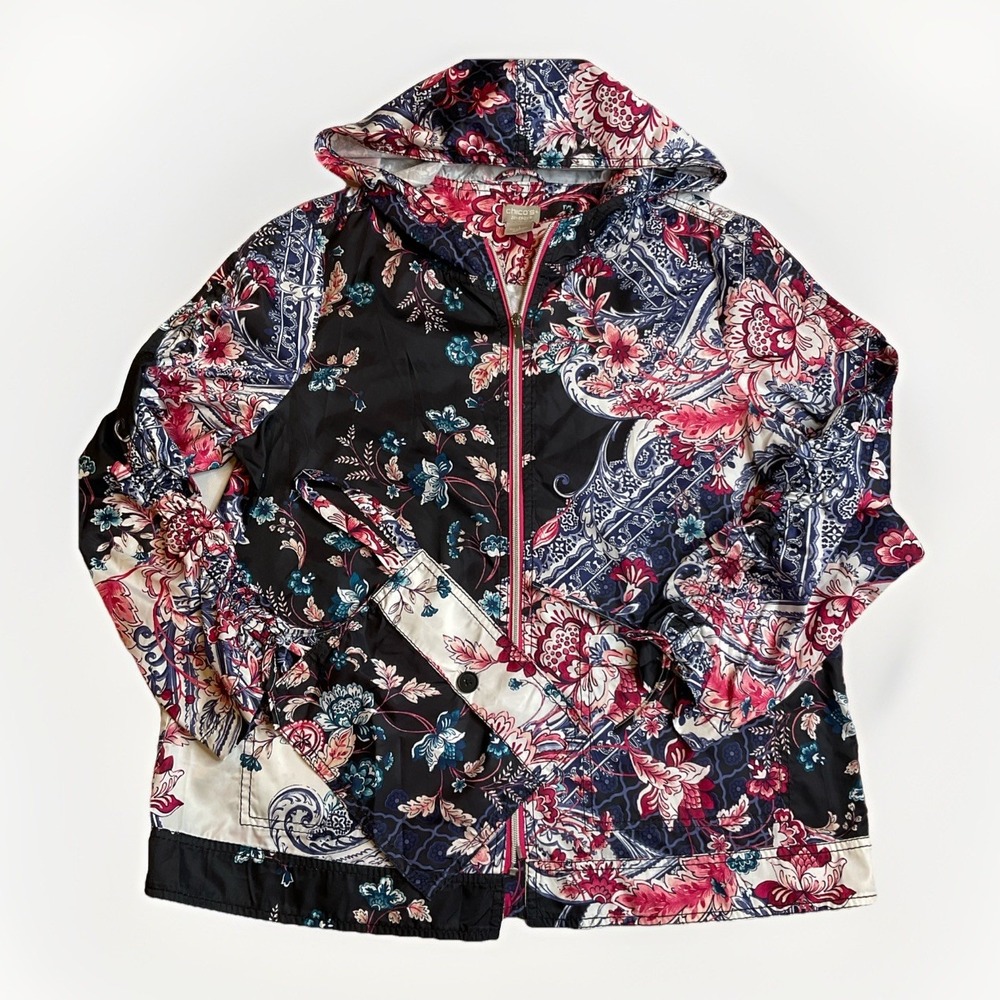 Chico's Zenergy Paisley Packable Jacket Size‎ 1 Medium  With Bag Light Hooded